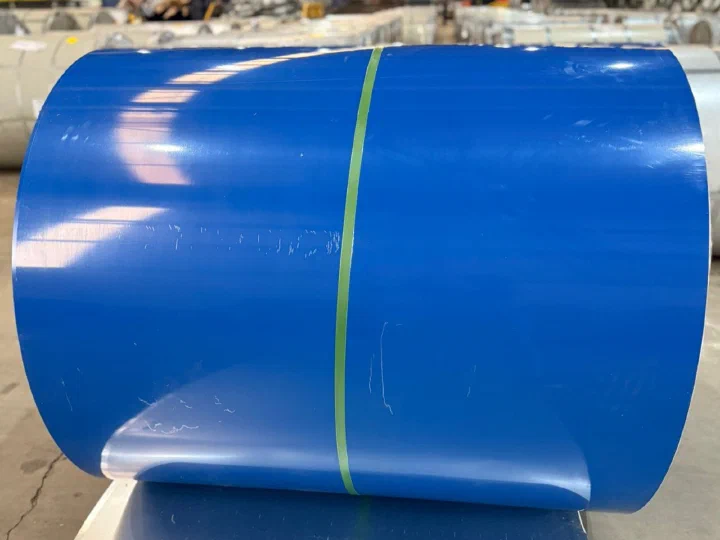 Bobina Pré-Pintada Azul RAL 5010 no estoque, pronta para expedição