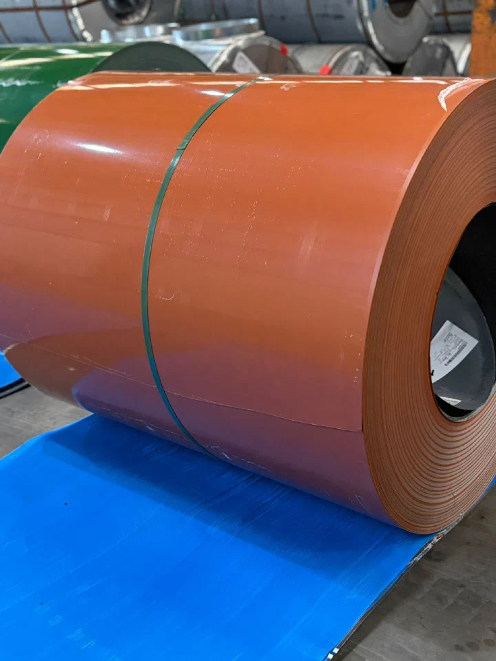 Bobina Pré-Pintada Terracota RAL 8023 no estoque, pronta para expedição