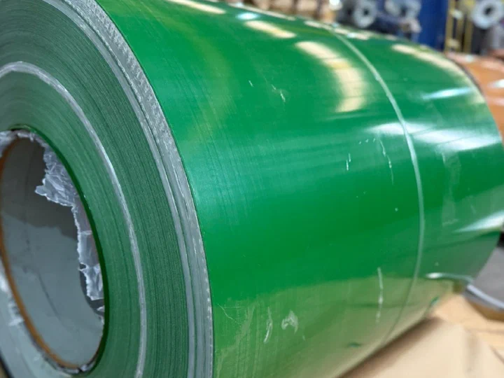 Bobina Pré-Pintada Verde RAL 6002 no estoque, pronta para expedição